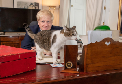 Boris Johnson with the cat Larry